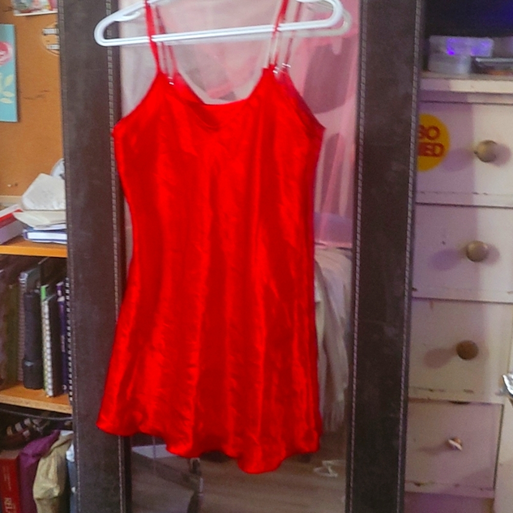 Red silk la vie en rose